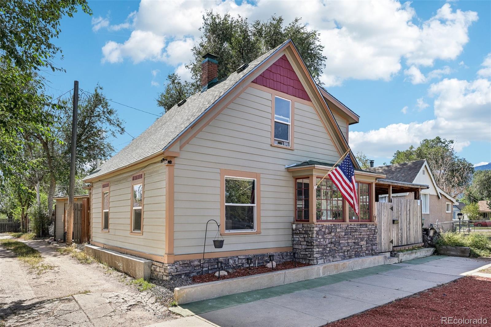 7 E Fountain Boulevard