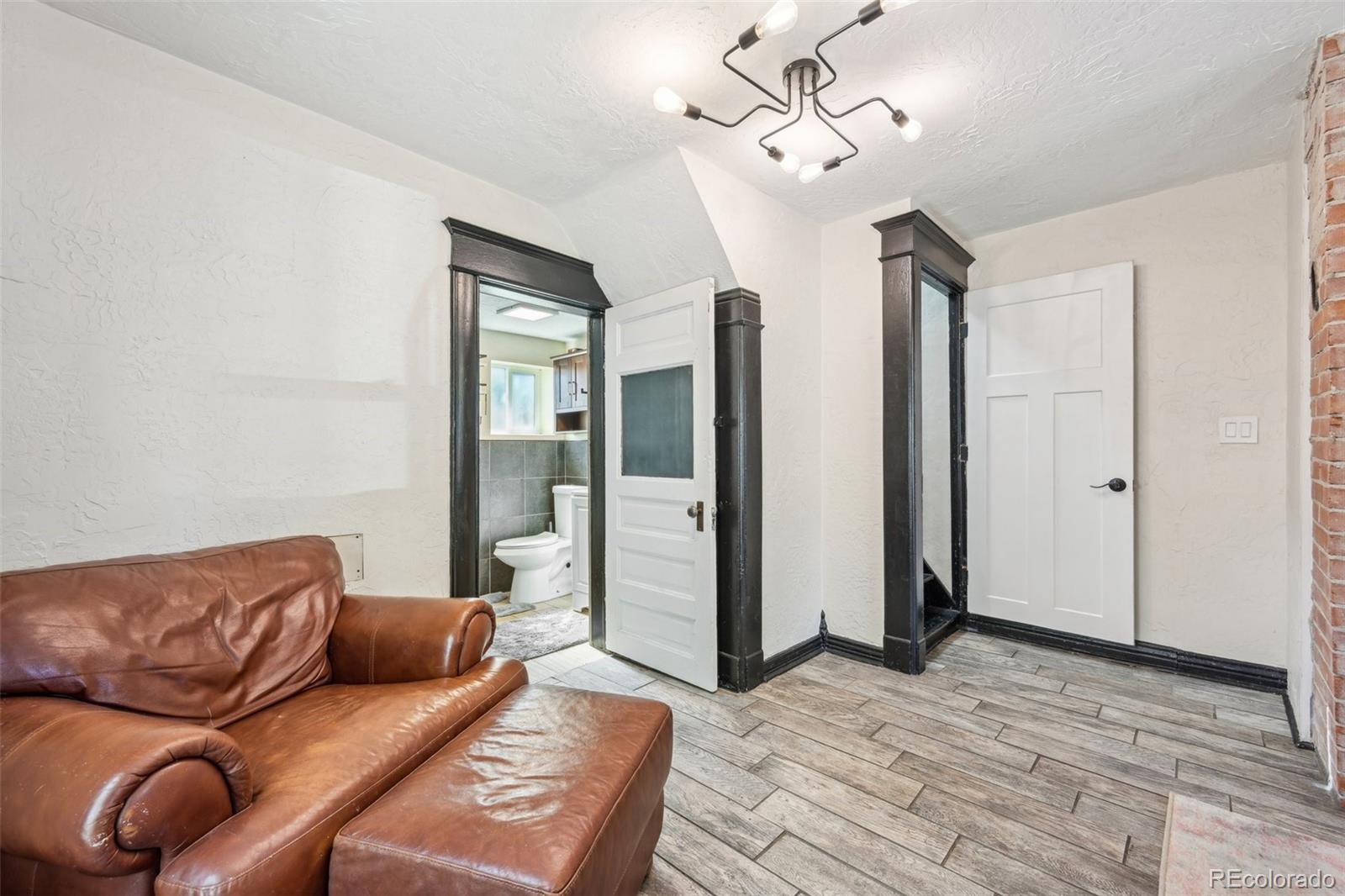 7 E Fountain Boulevard