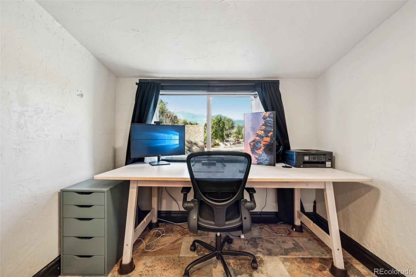 7 E Fountain Boulevard