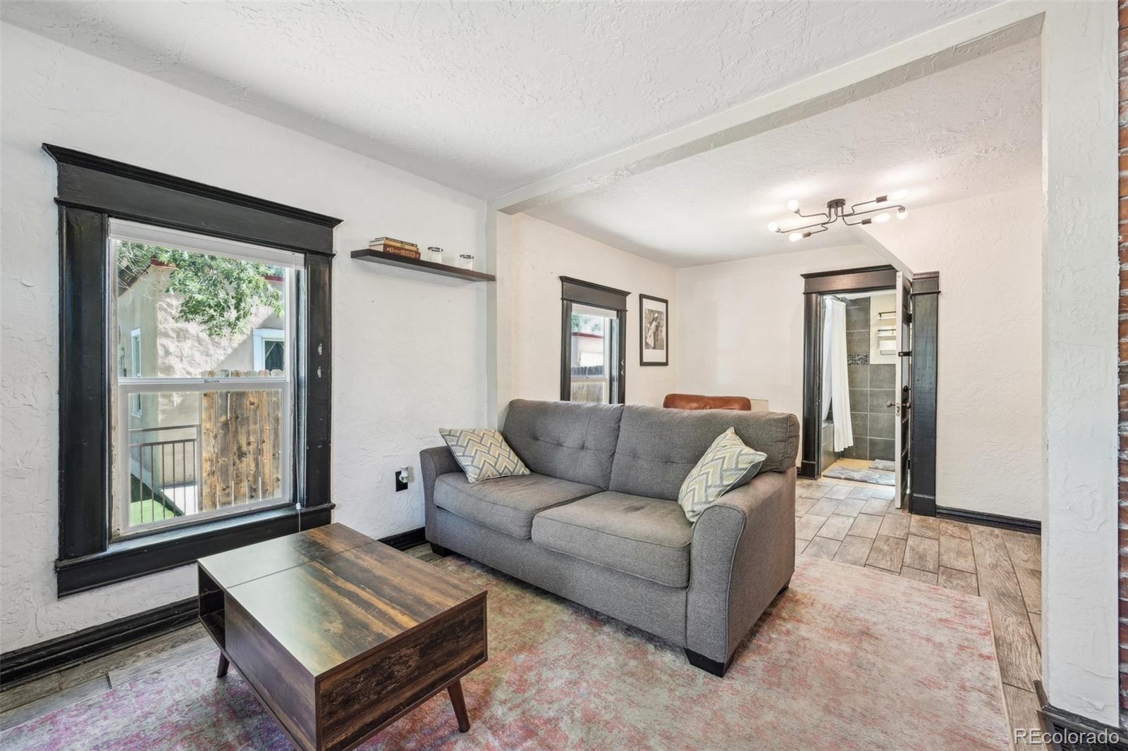 7 E Fountain Boulevard