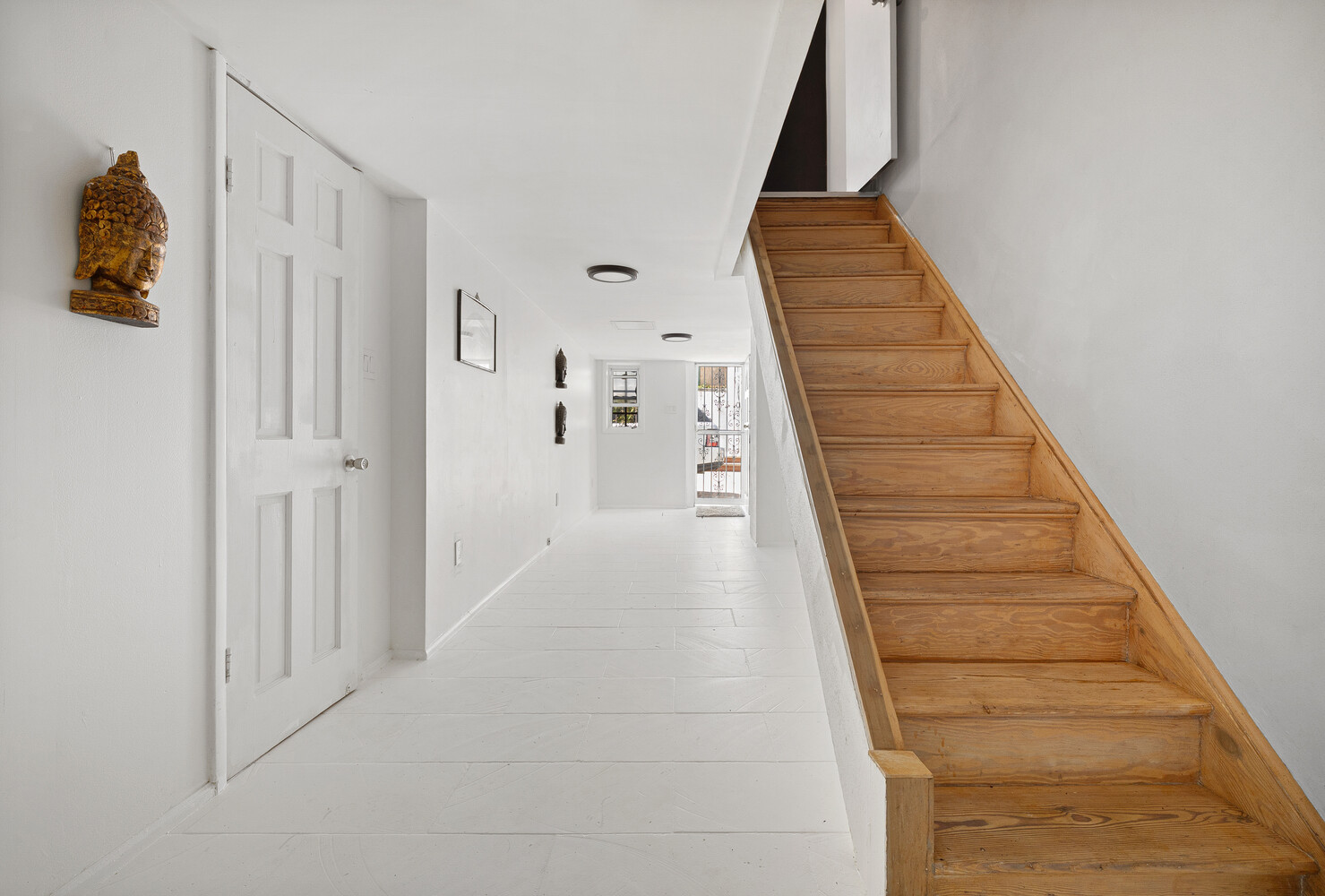 138 WAKEMAN Place