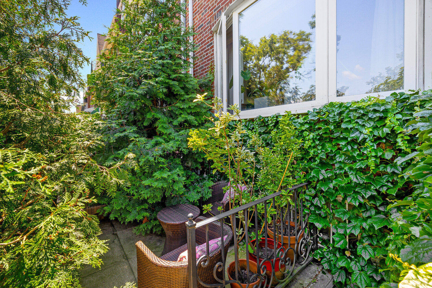 138 WAKEMAN Place