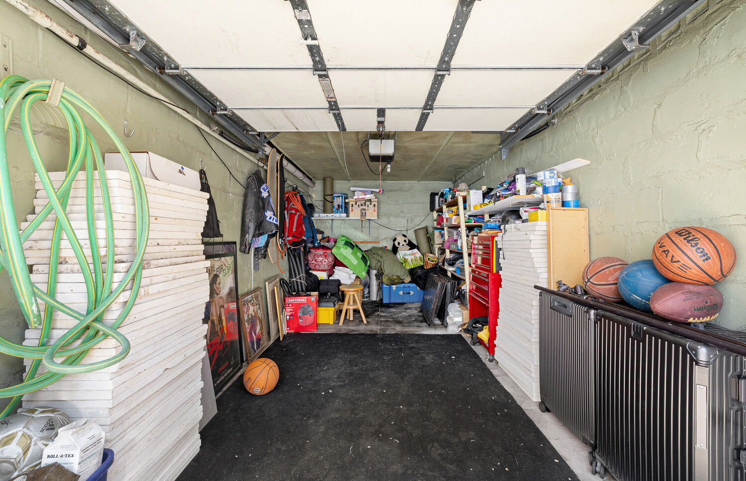 138 WAKEMAN Place