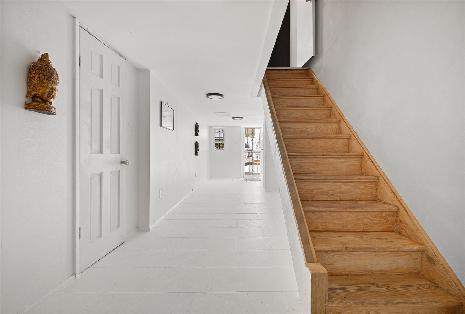 138 WAKEMAN Place