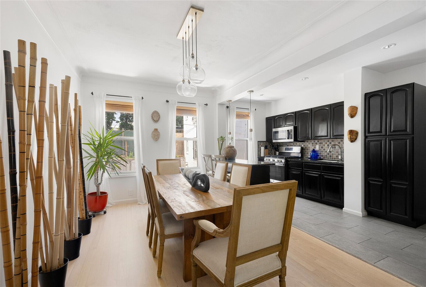 138 WAKEMAN Place