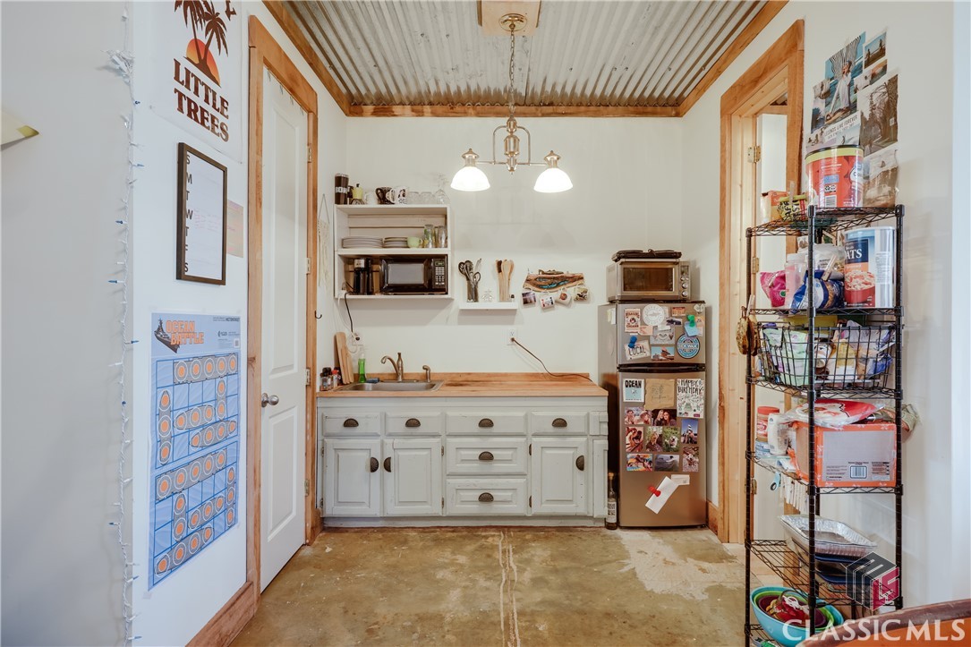 555 Somerset Drive