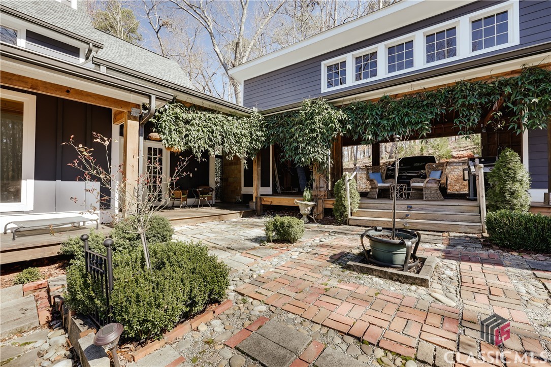 555 Somerset Drive