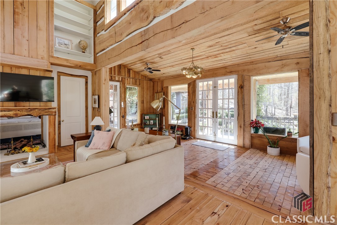 555 Somerset Drive