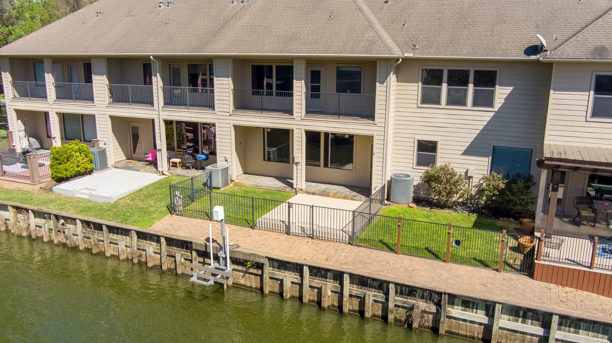 347 Old Aqua Landing E