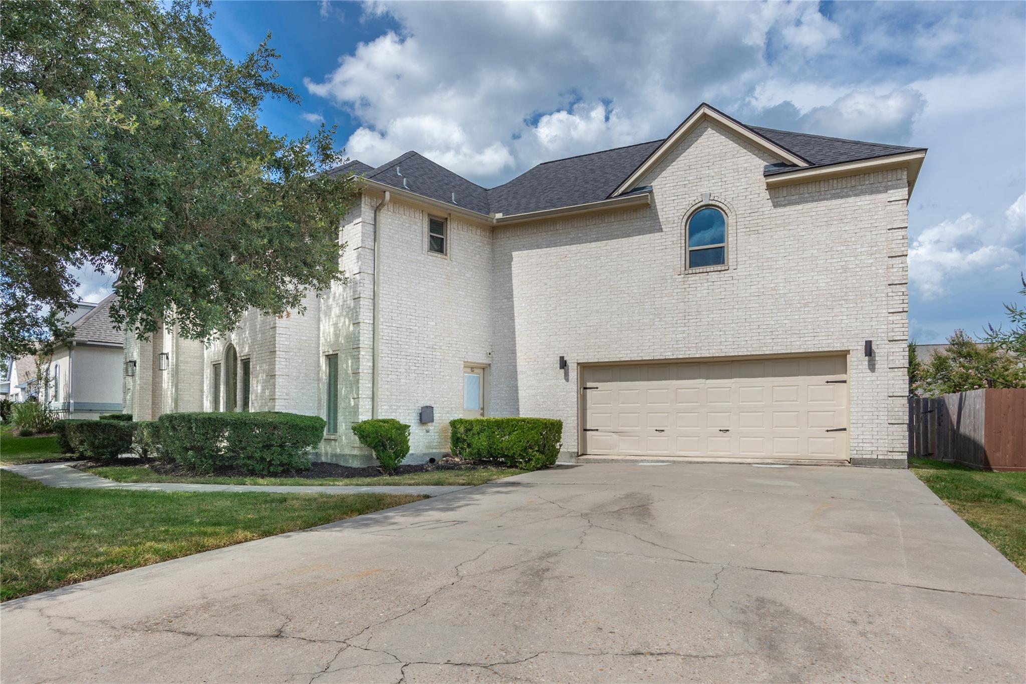 686 Edgewood Drive