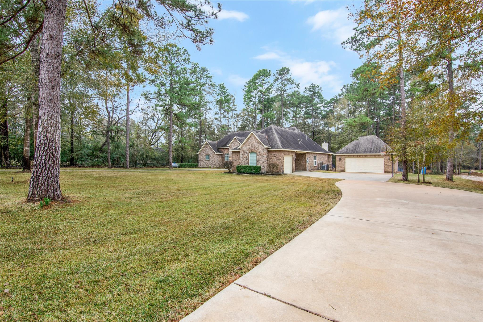 33601 Walnut Grove Drive