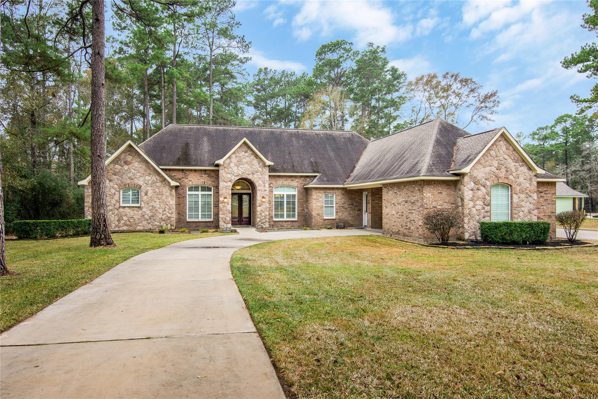 33601 Walnut Grove Drive