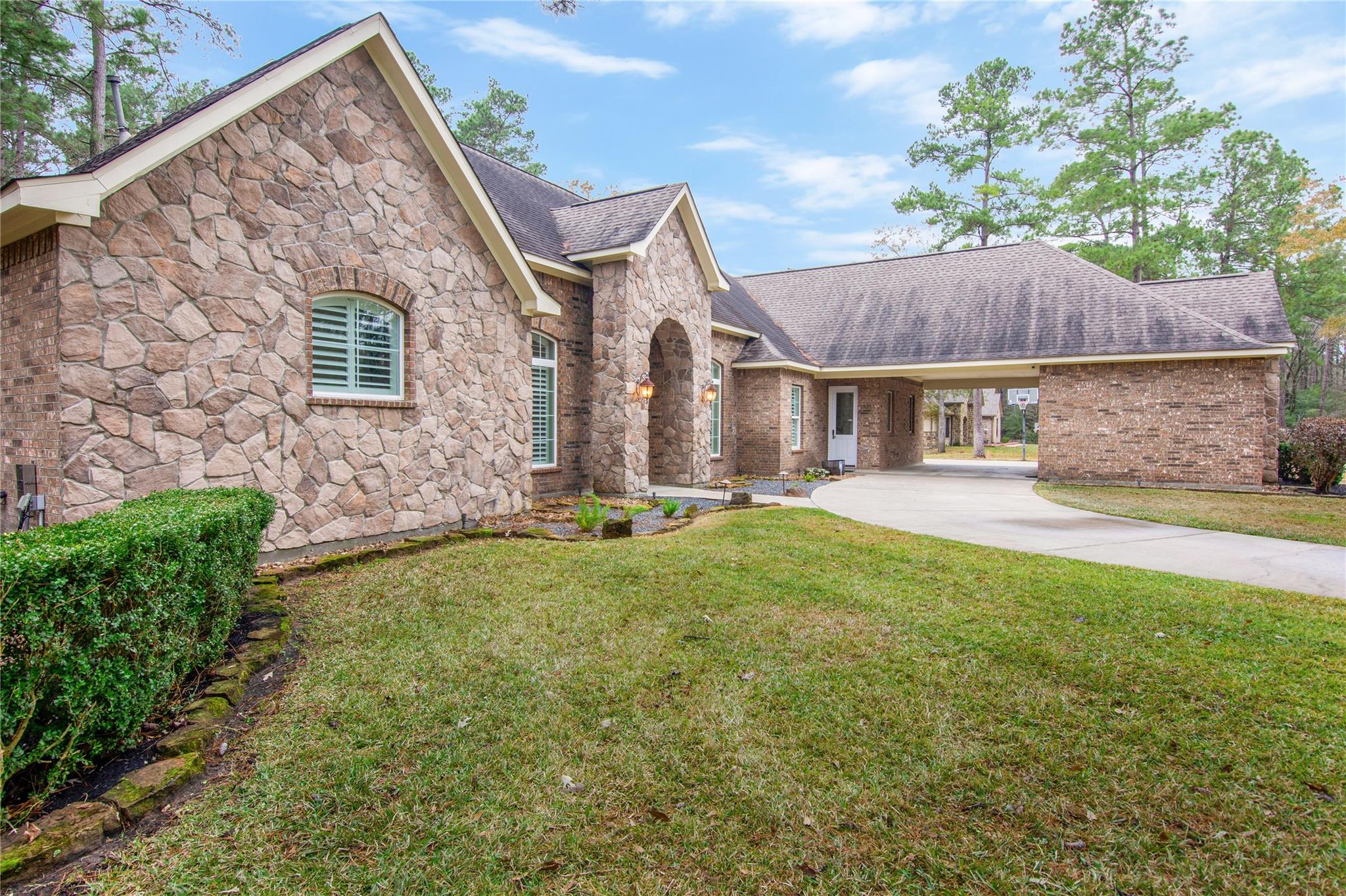33601 Walnut Grove Drive