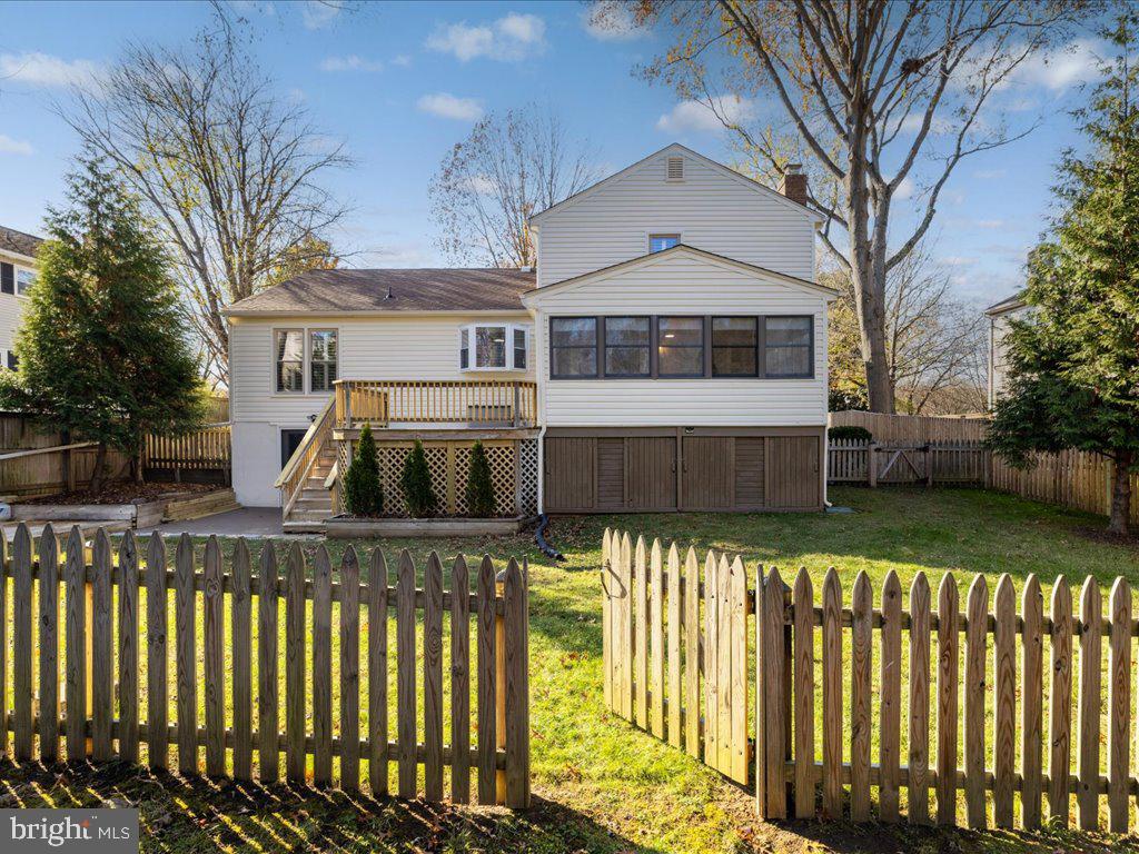 1733 Friar Ct