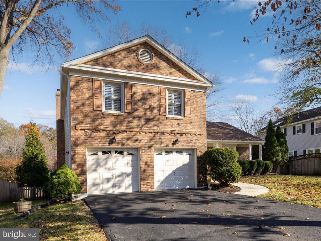 1733 Friar Ct
