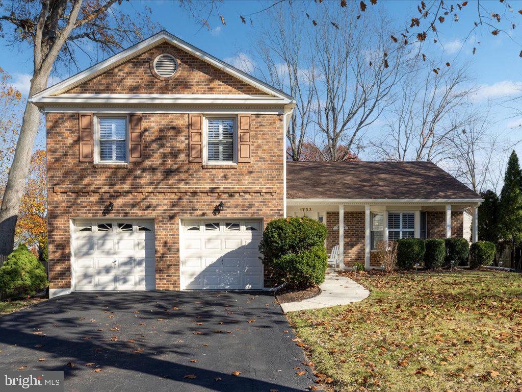 1733 Friar Ct