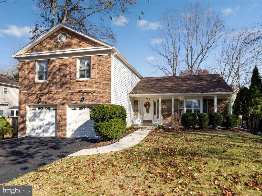1733 Friar Ct