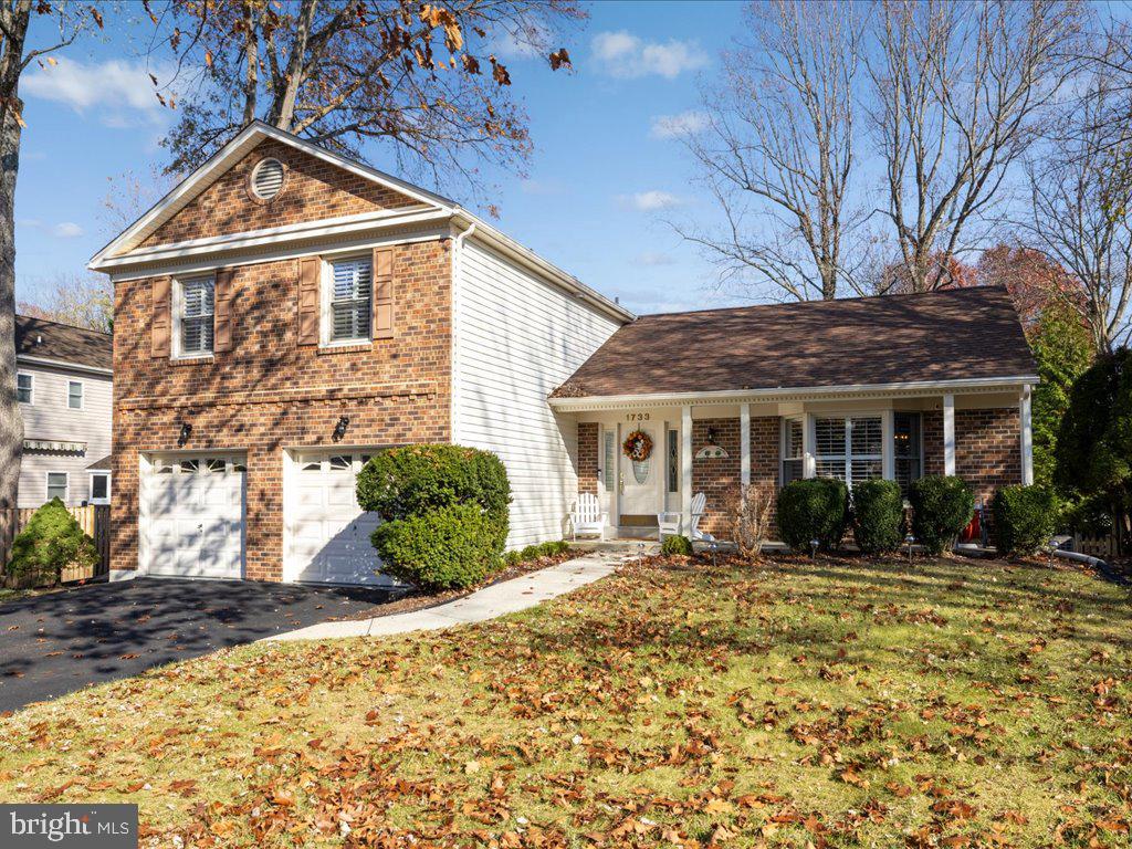 1733 Friar Ct