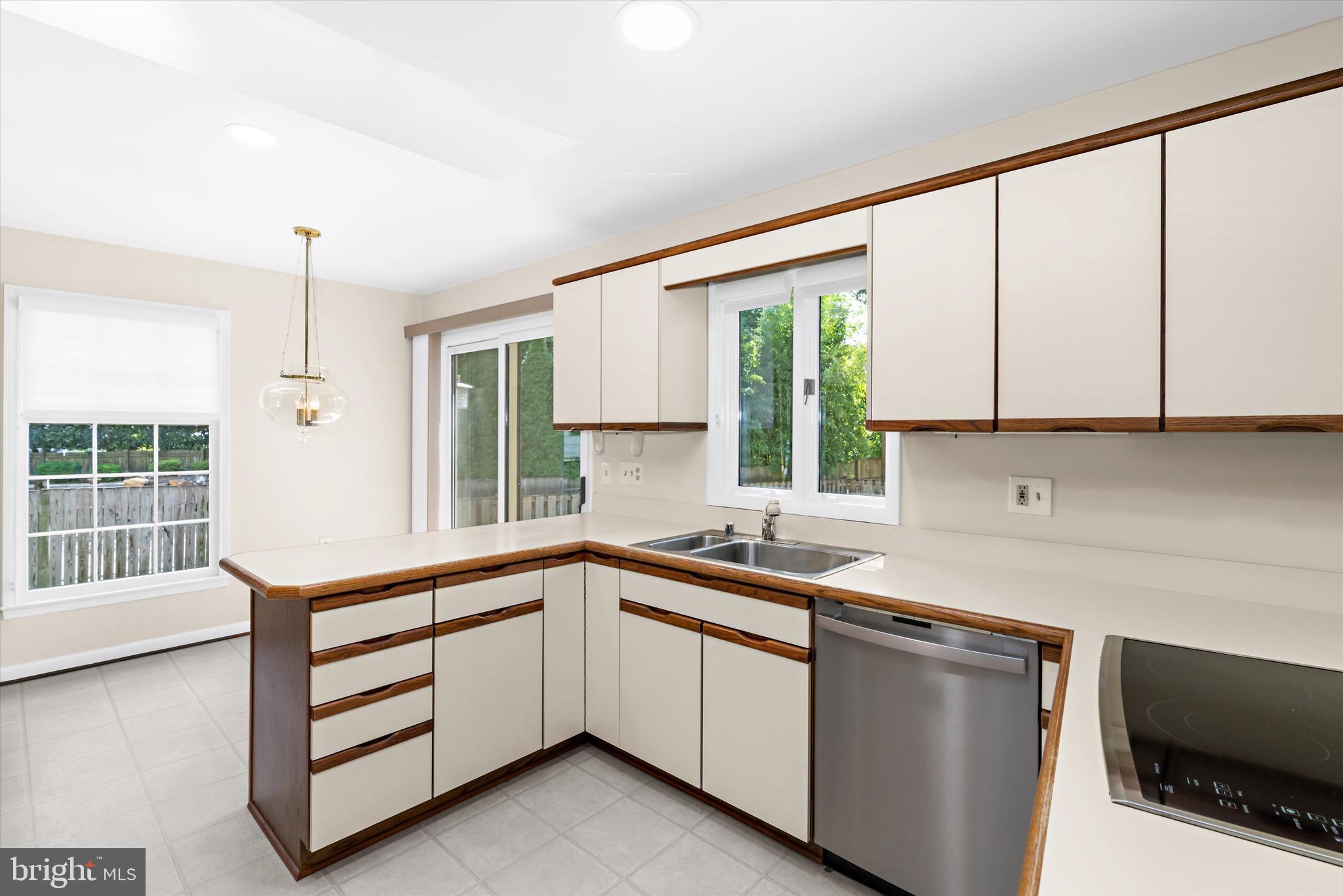 1545 CROFTON PARKWAY