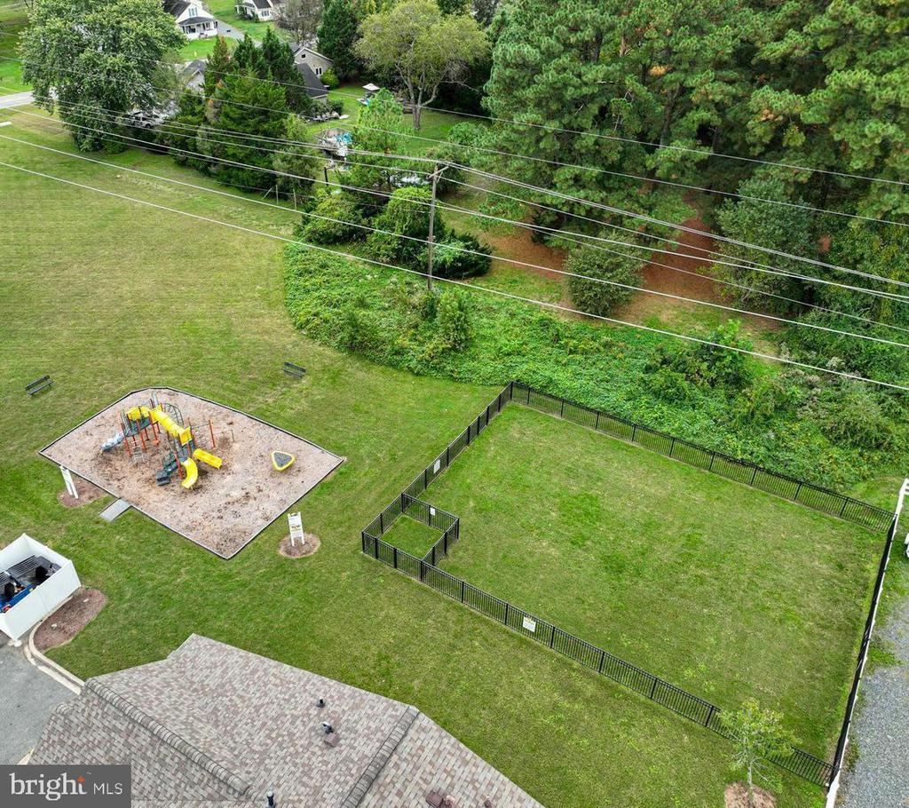 1915 Blue Heron Dr