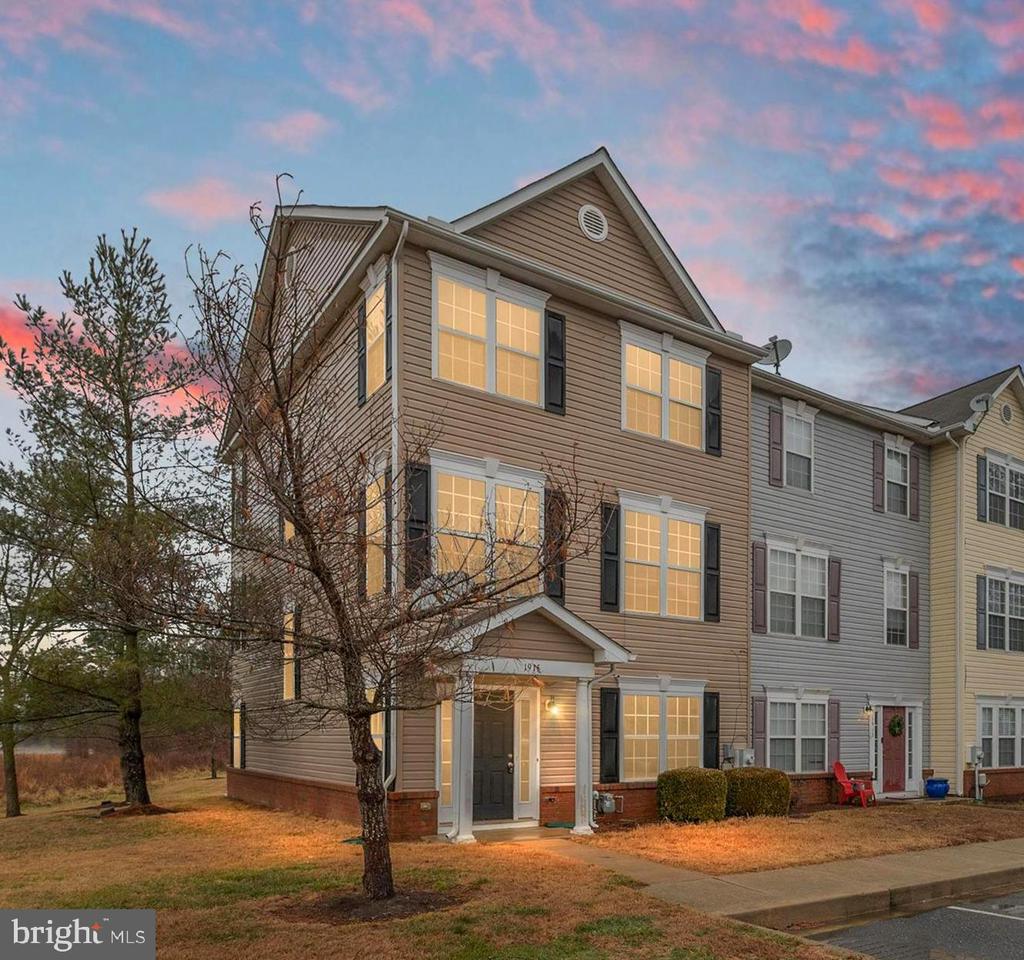 1915 Blue Heron Dr