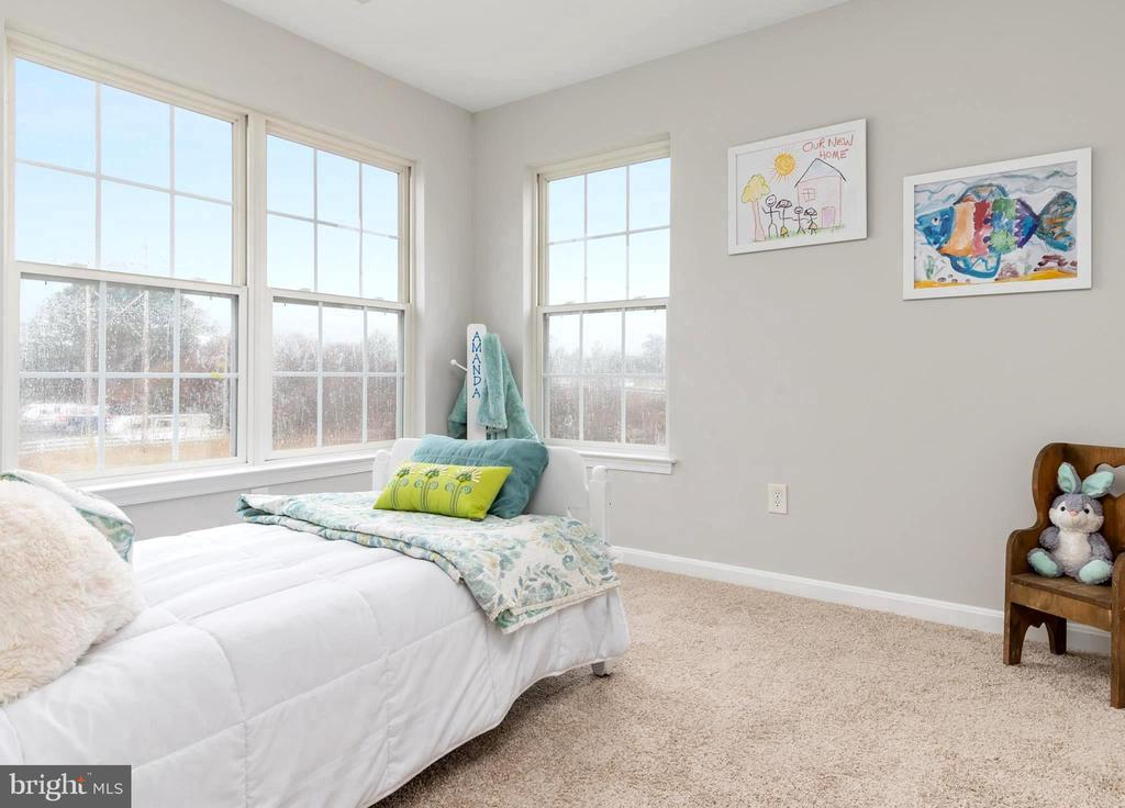 1915 Blue Heron Dr