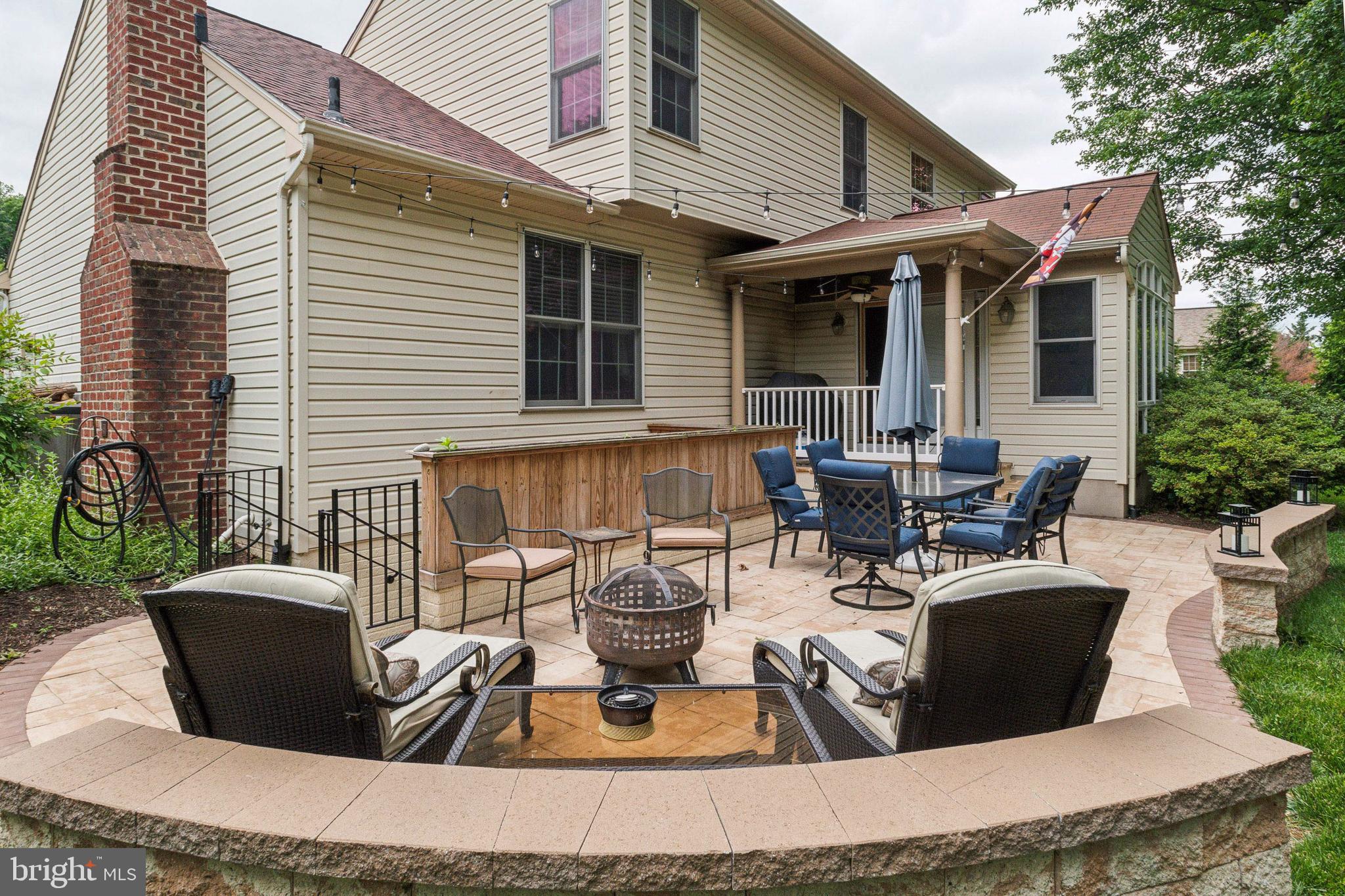 1060 Harbor Ct