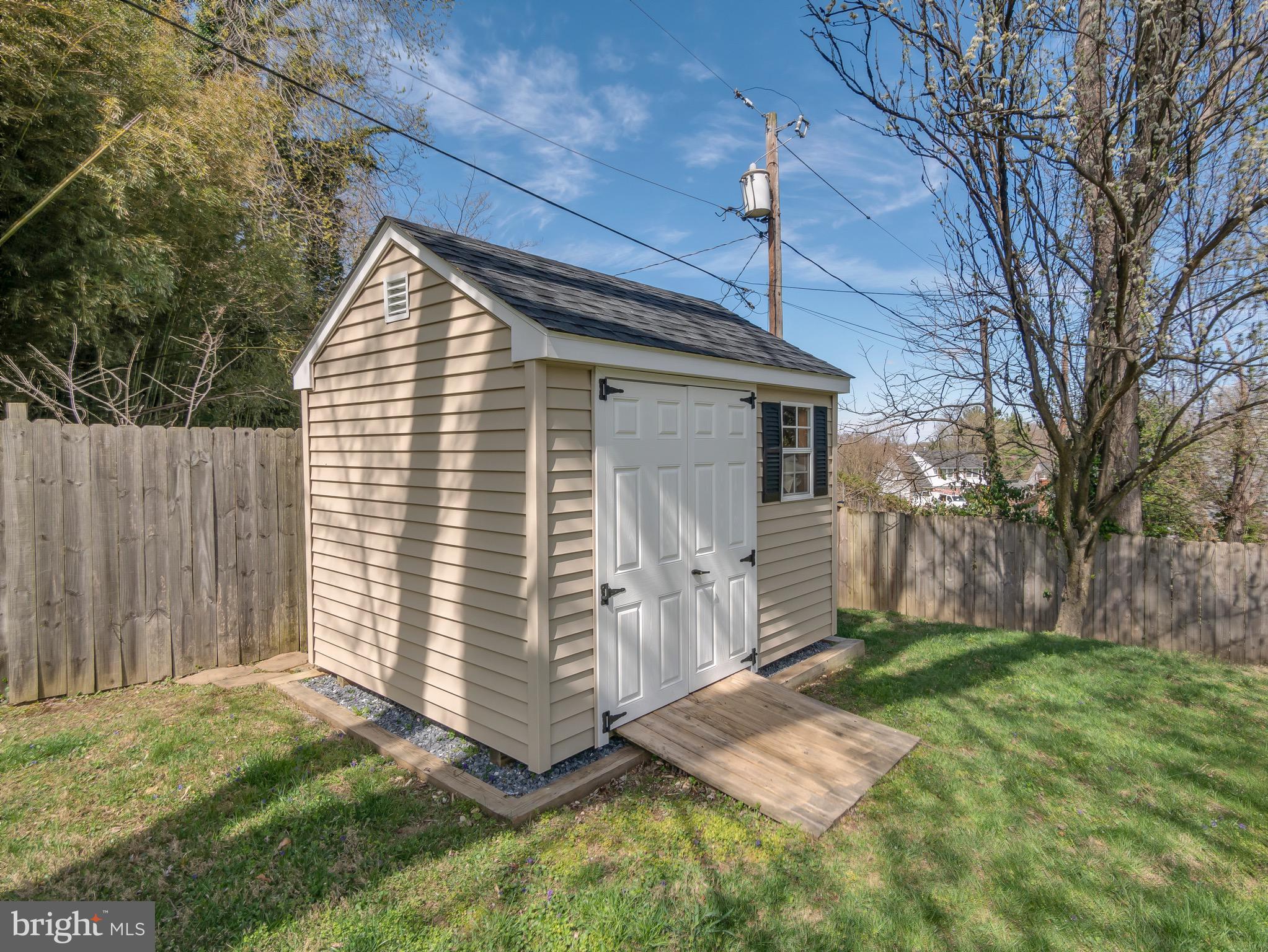 1612 Portland Ln