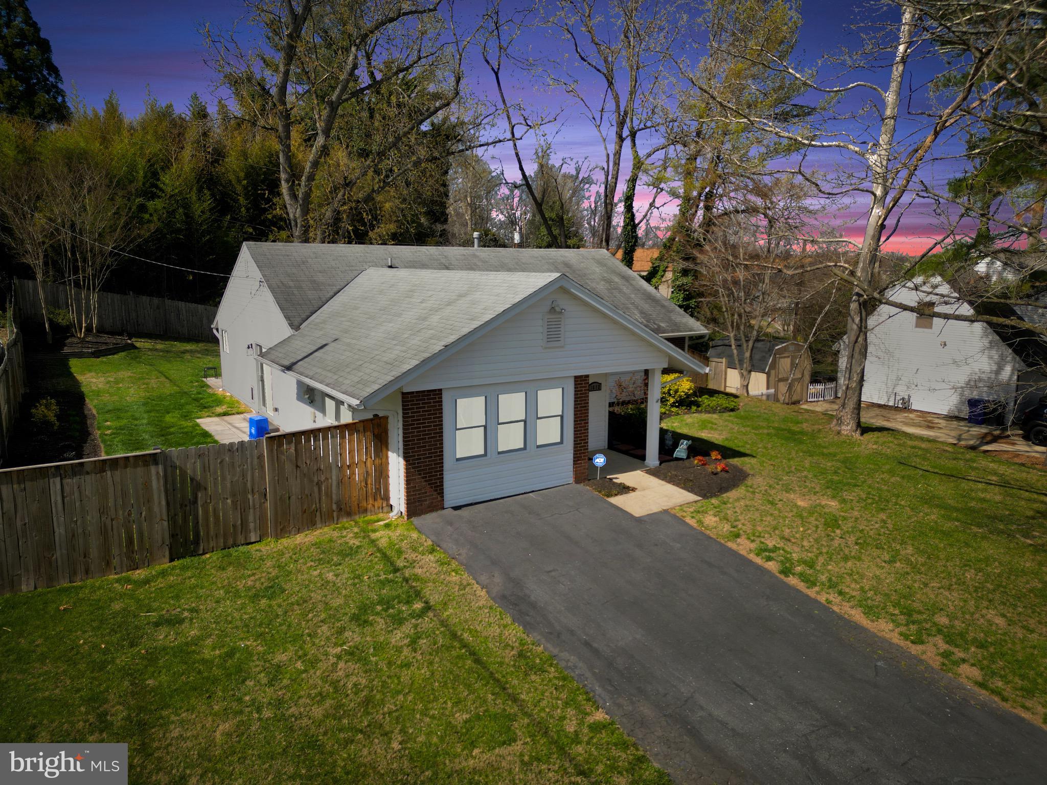 1612 Portland Ln