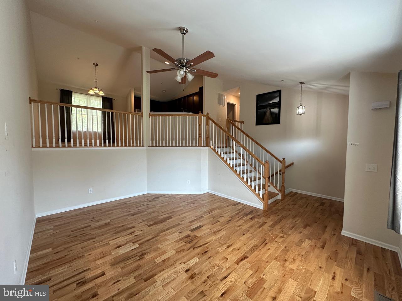 4141 Main St