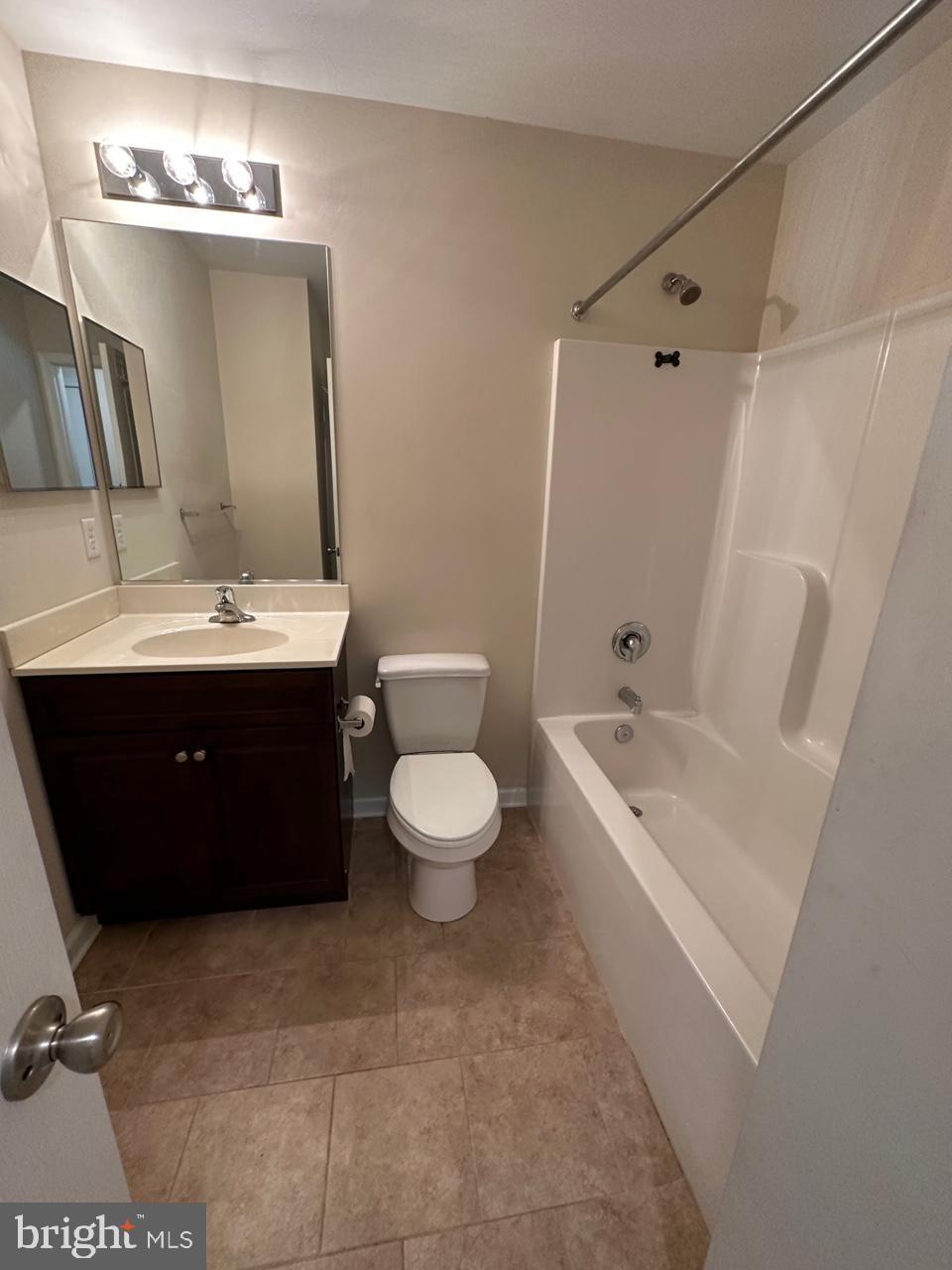 4141 Main St