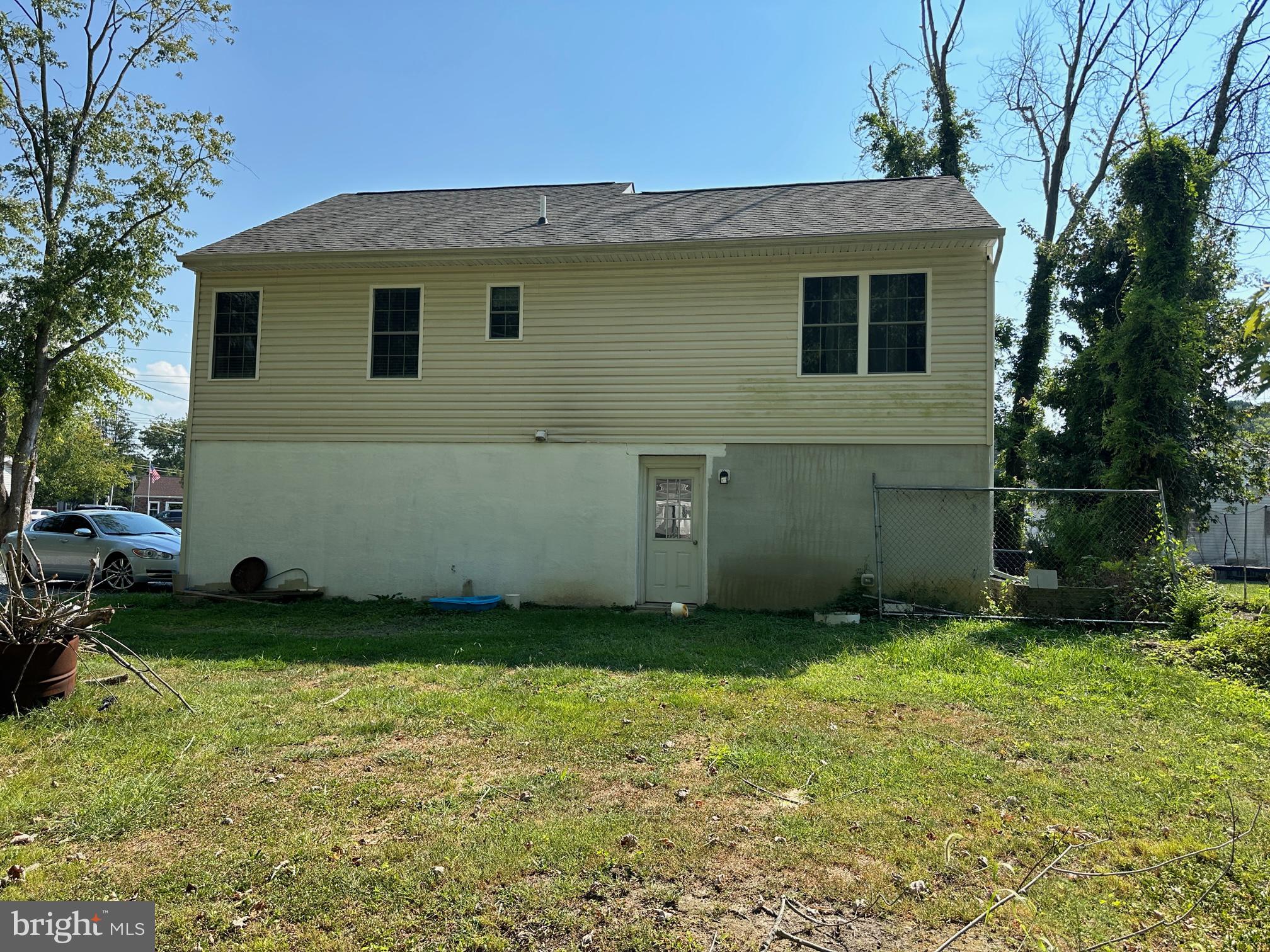 4141 Main St