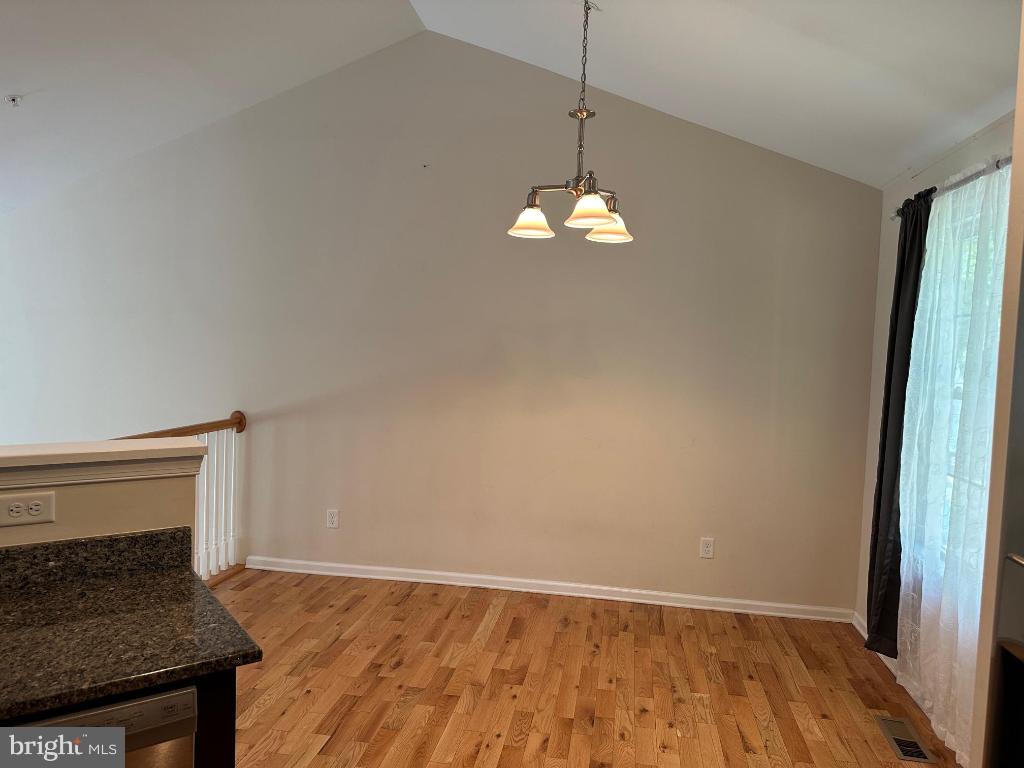 4141 Main St
