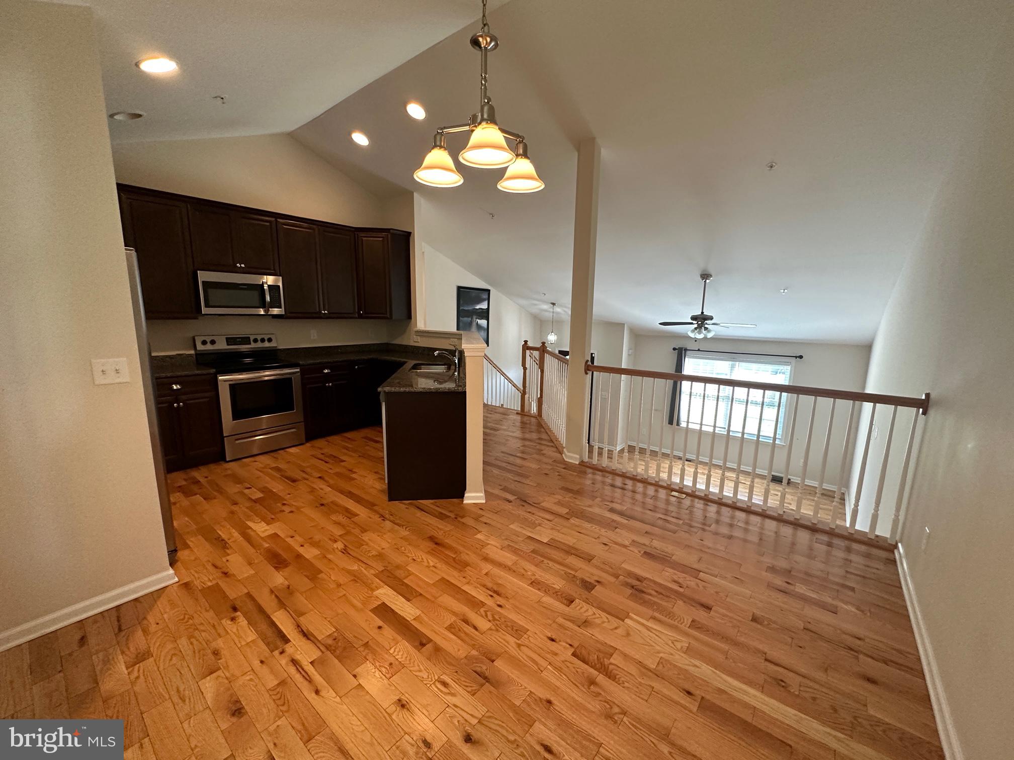 4141 Main St