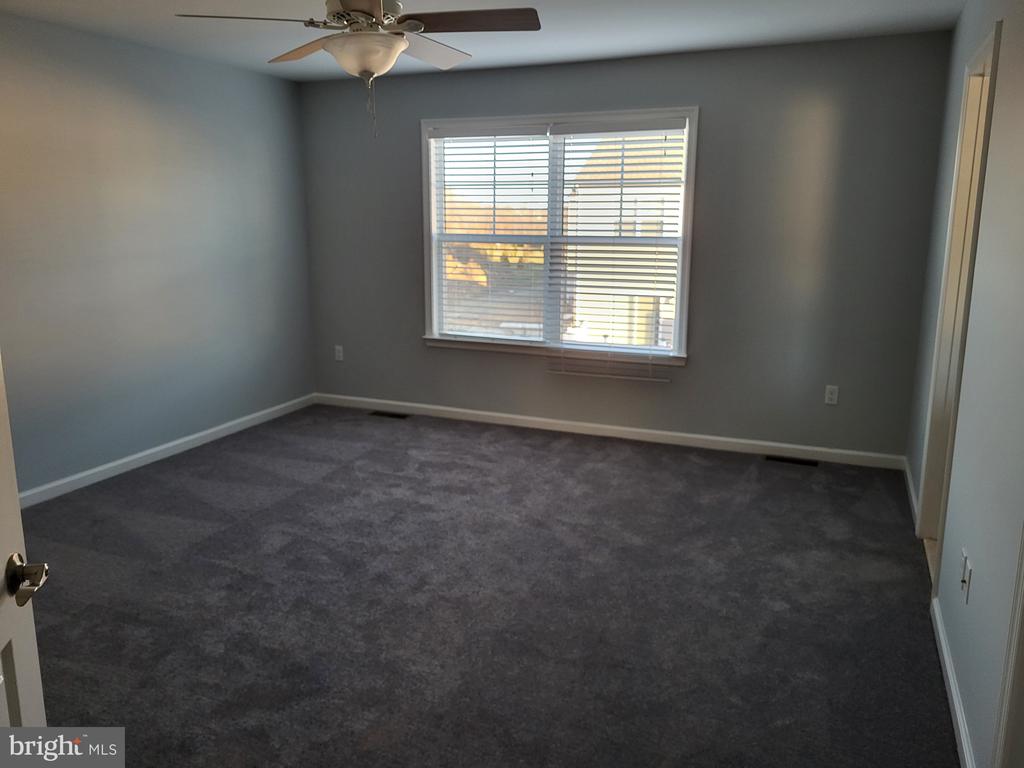 115 ANTHONY LN