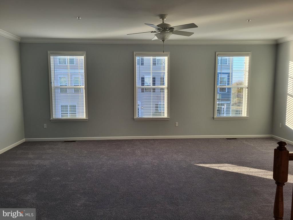 115 ANTHONY LN