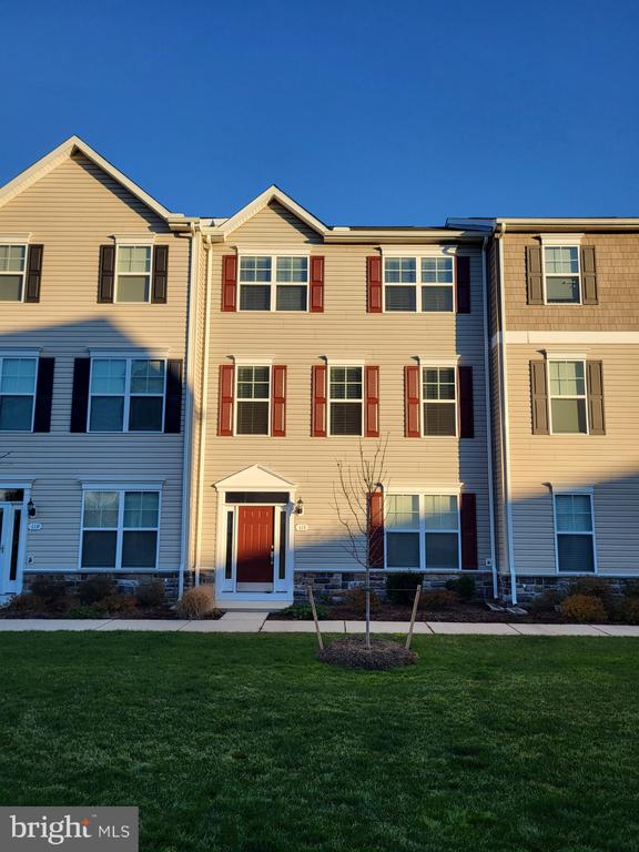 115 ANTHONY LN