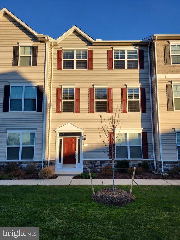 115 ANTHONY LN