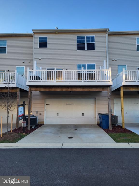 115 ANTHONY LN
