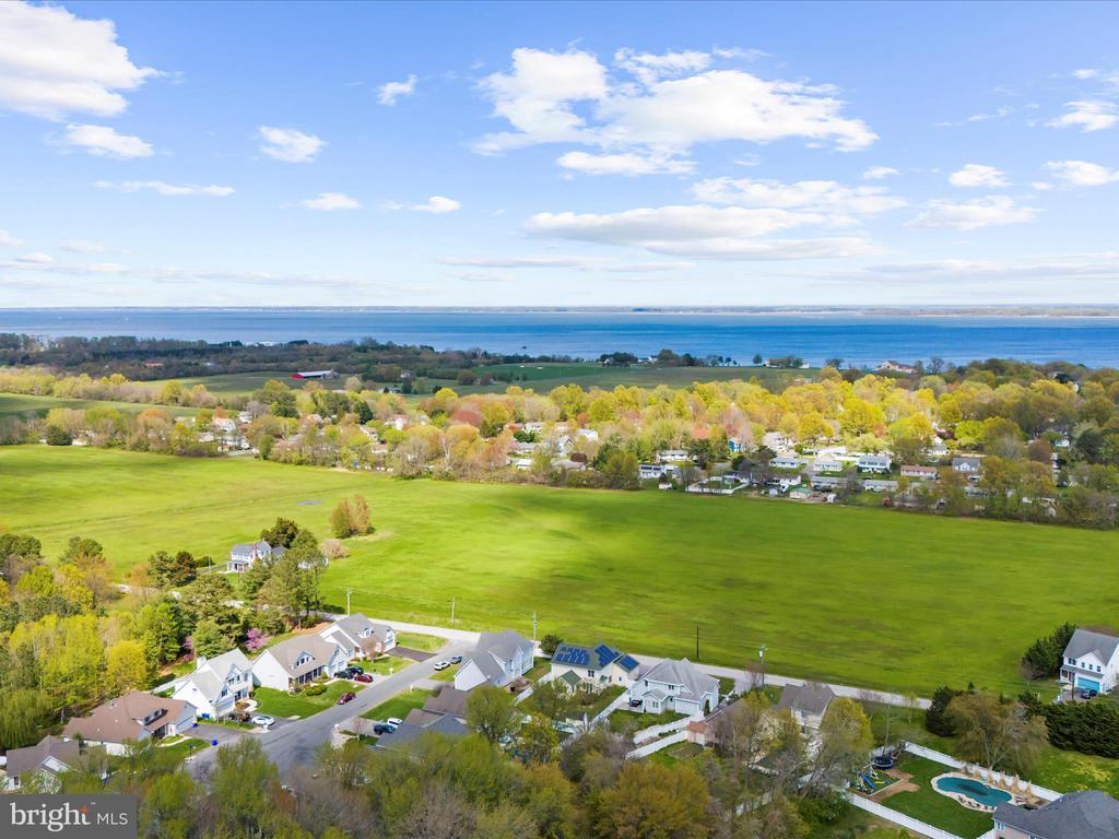 1121 Old Love Point Rd