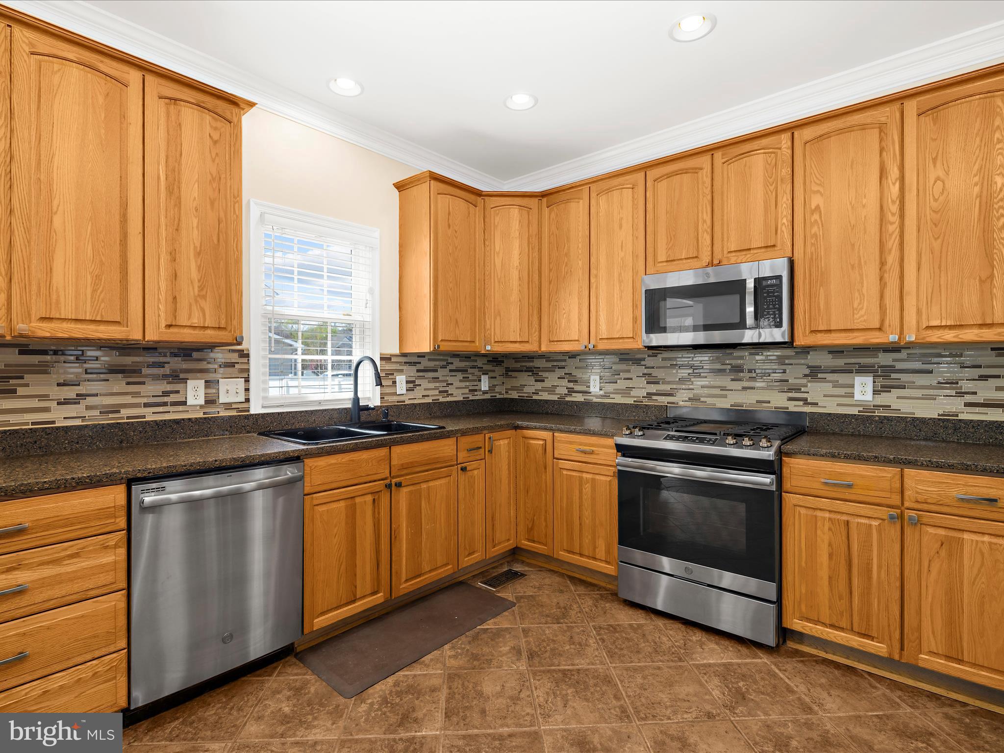 1121 Old Love Point Rd