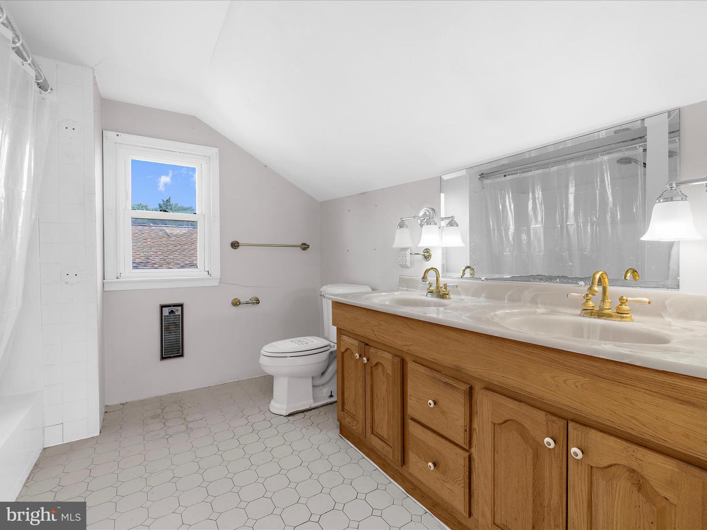 306 Queen Anne Rd