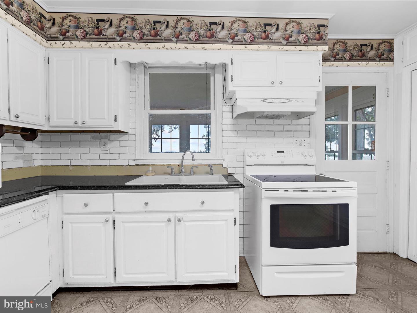 306 Queen Anne Rd