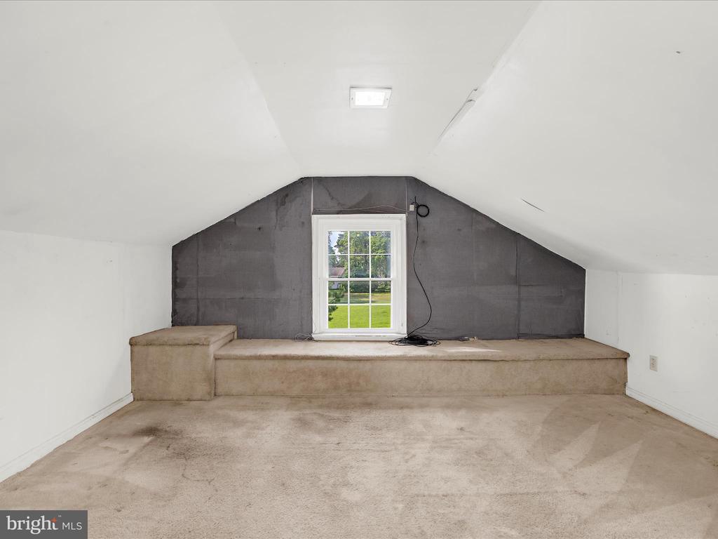 306 Queen Anne Rd