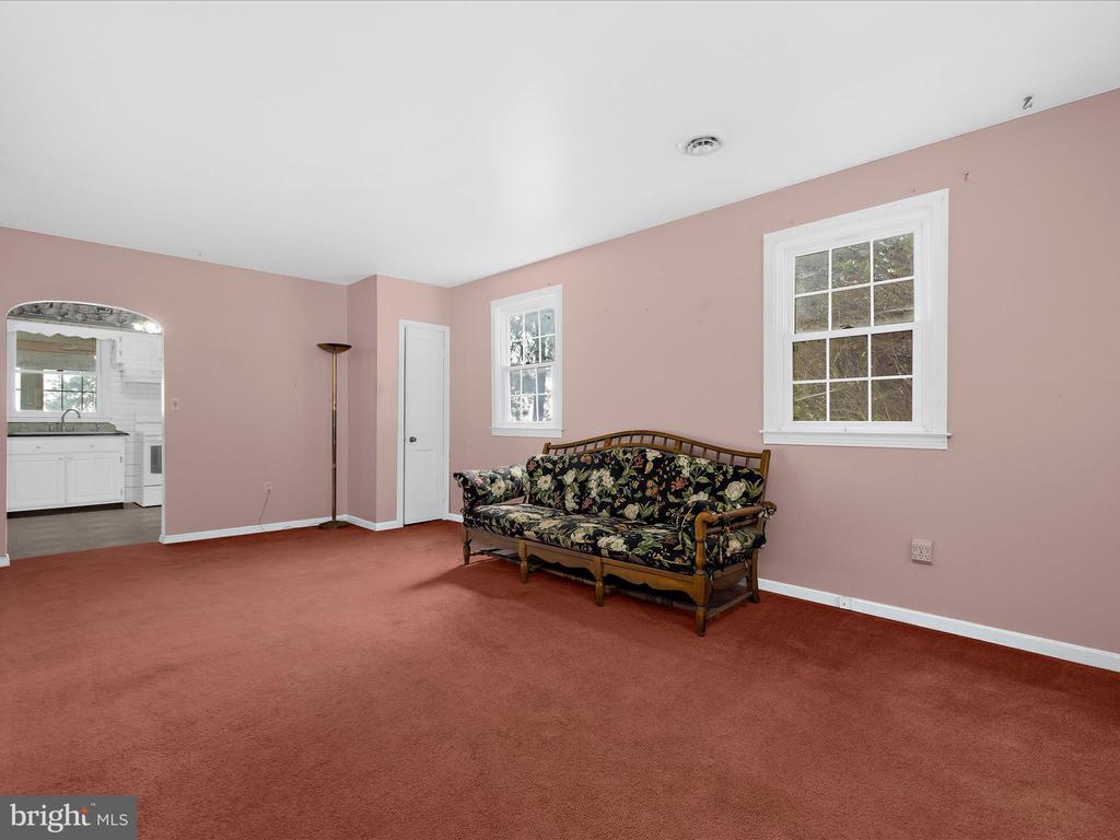 306 Queen Anne Rd