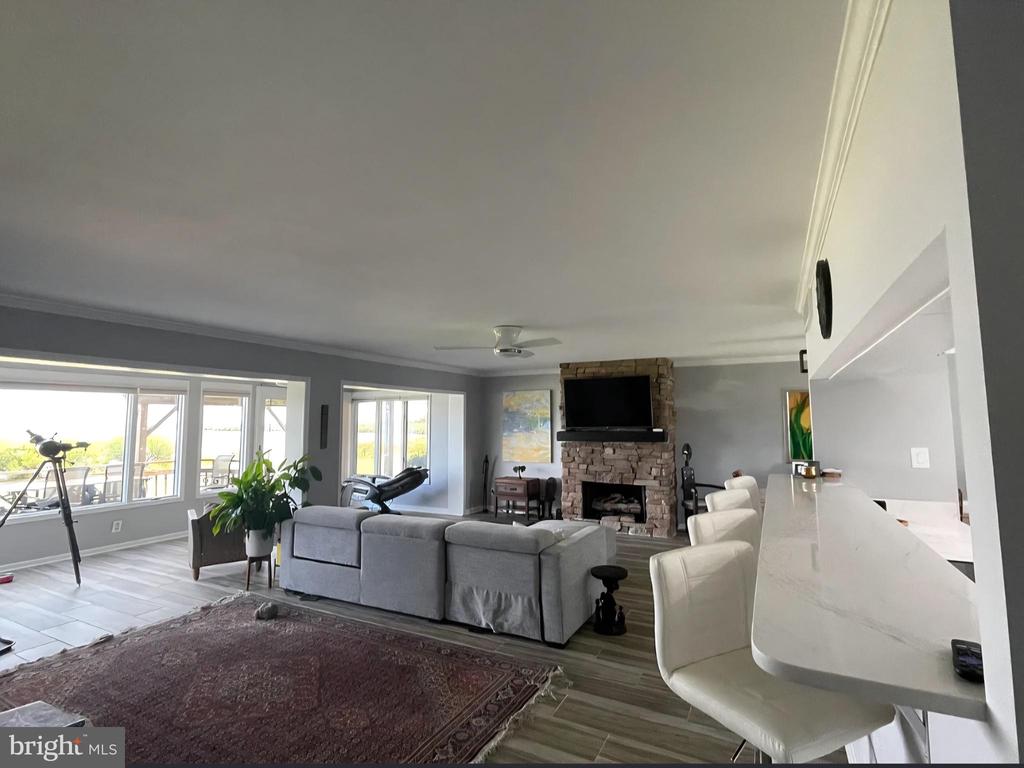 305 SWAN COVE LANE