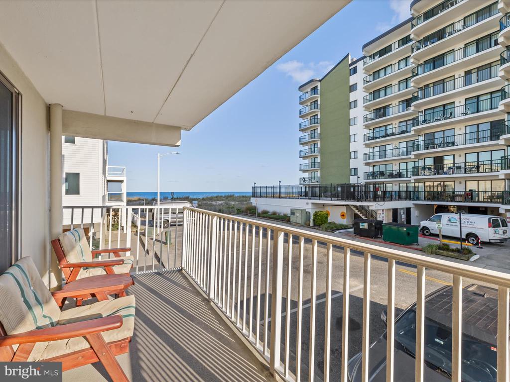 8 35th St #101