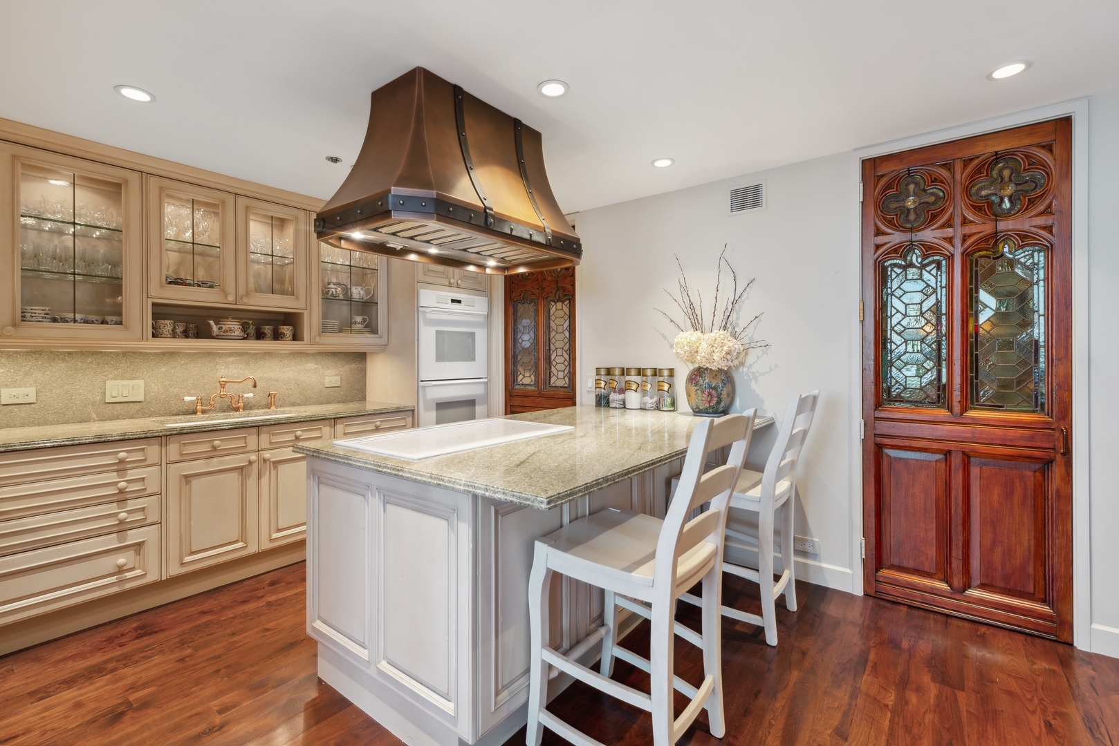 180 E PEARSON Street Unit: 5503