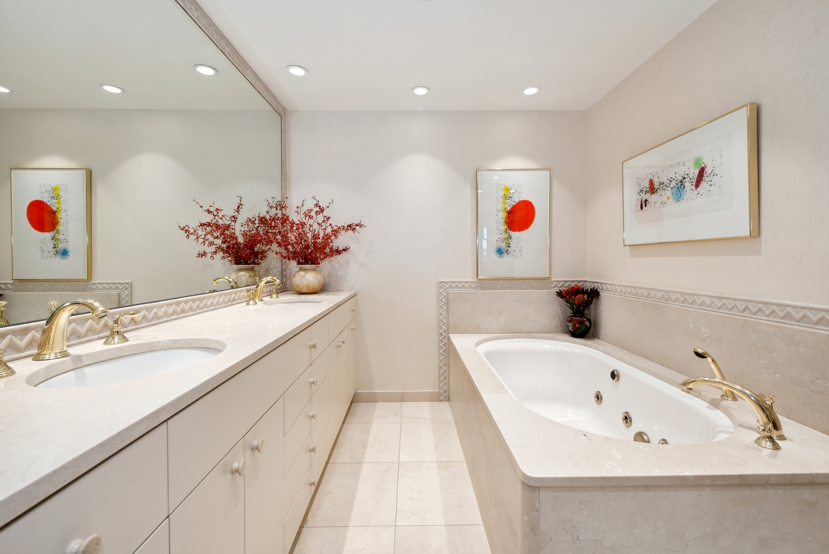 180 E PEARSON Street Unit: 5503