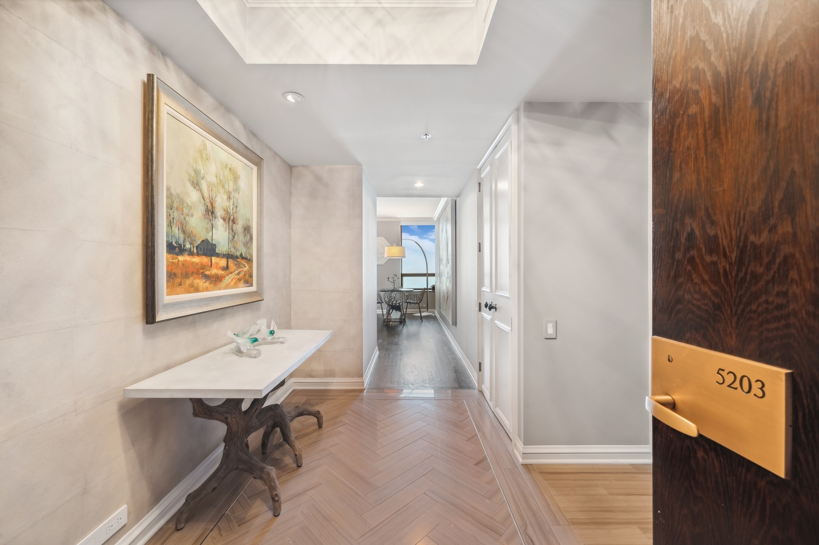 180 E PEARSON Street Unit: 5203